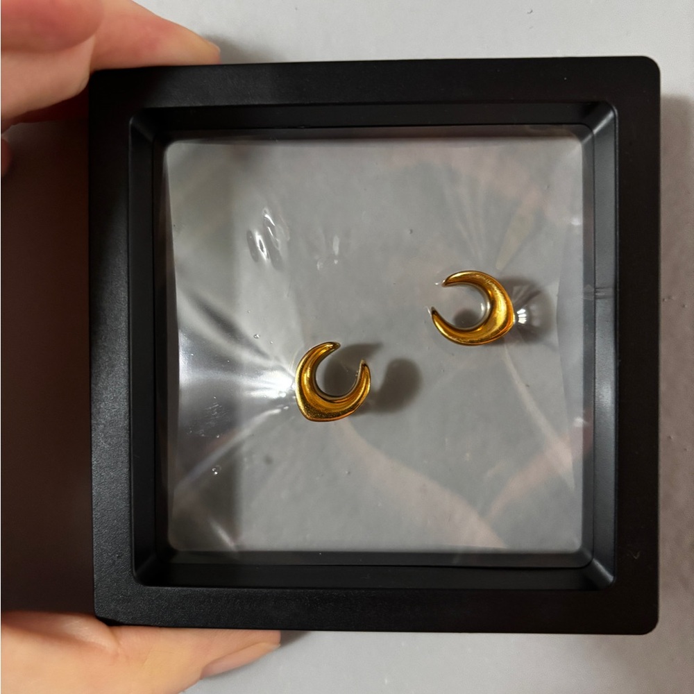 Gold Saddle 00 Gauges